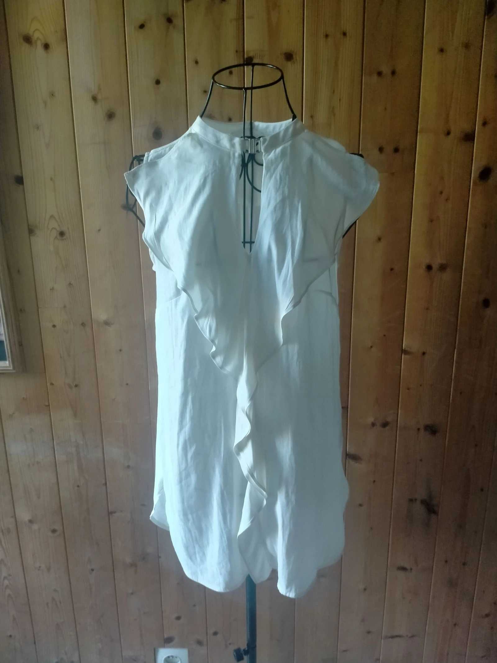 Blouse H&M blanche à volants Taille 36 Chic & élégante